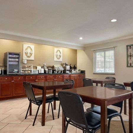 Baymont By Wyndham Kansas City Ku Medical Center Zewnętrze zdjęcie