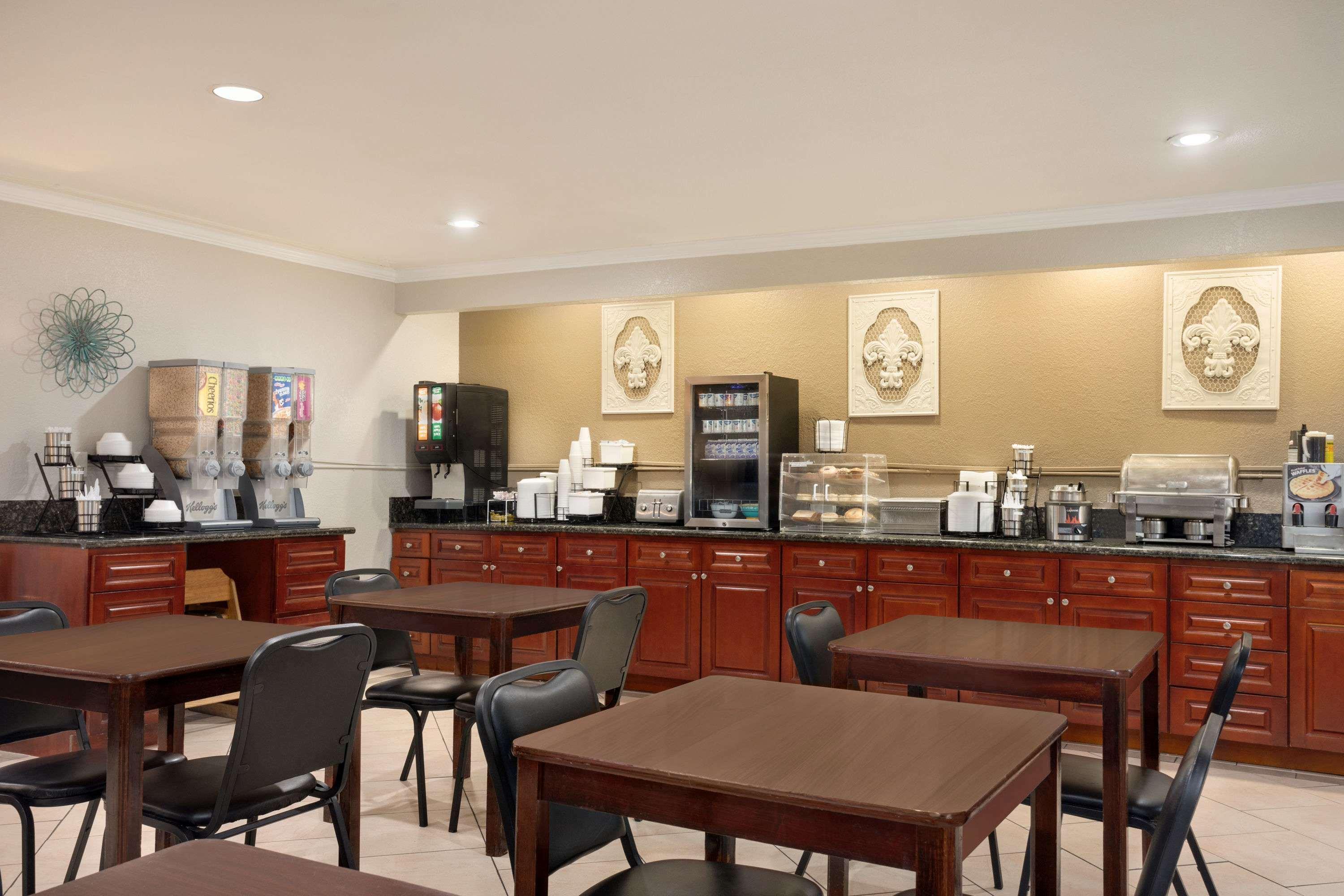 Baymont By Wyndham Kansas City Ku Medical Center Zewnętrze zdjęcie