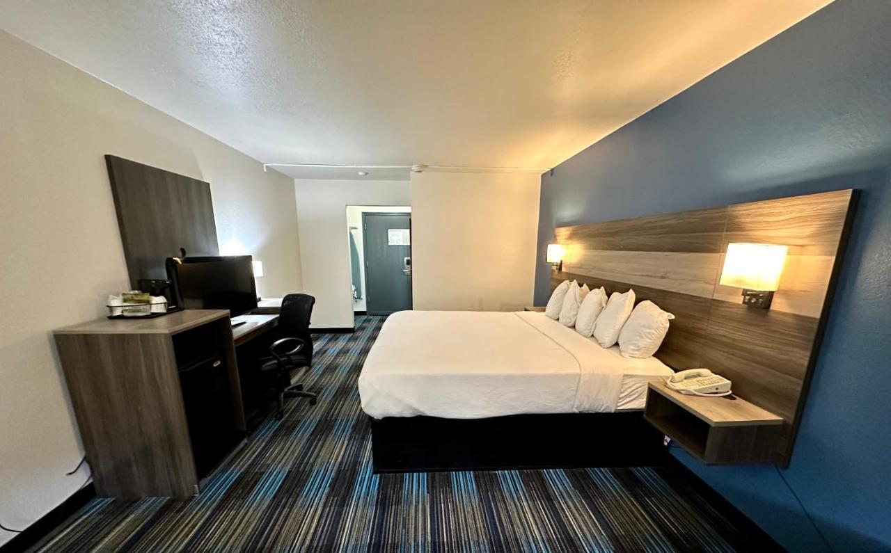 Baymont By Wyndham Kansas City Ku Medical Center Zewnętrze zdjęcie