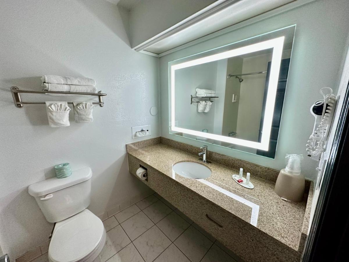 Baymont By Wyndham Kansas City Ku Medical Center Zewnętrze zdjęcie