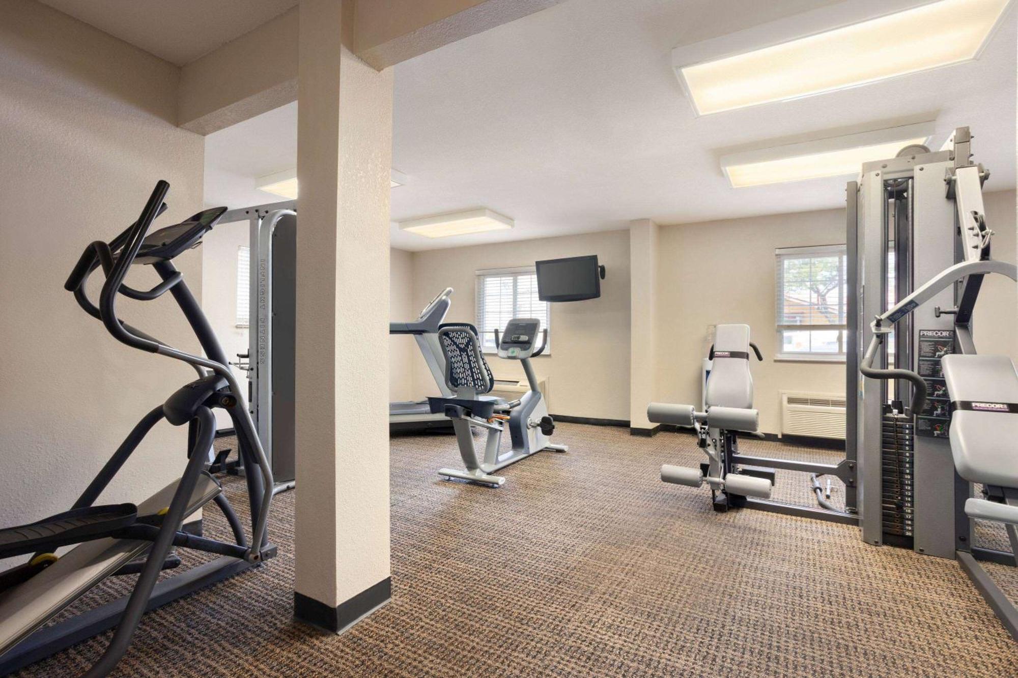 Baymont By Wyndham Kansas City Ku Medical Center Zewnętrze zdjęcie